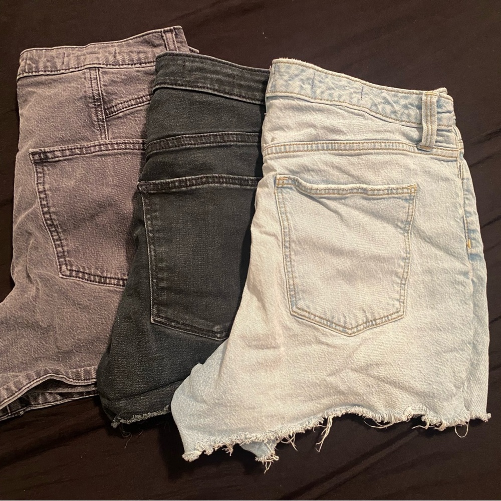 Universal Thread Bundle of Shorts